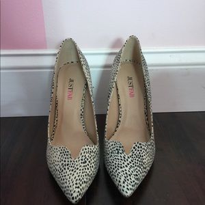 Jut Fab Pumps